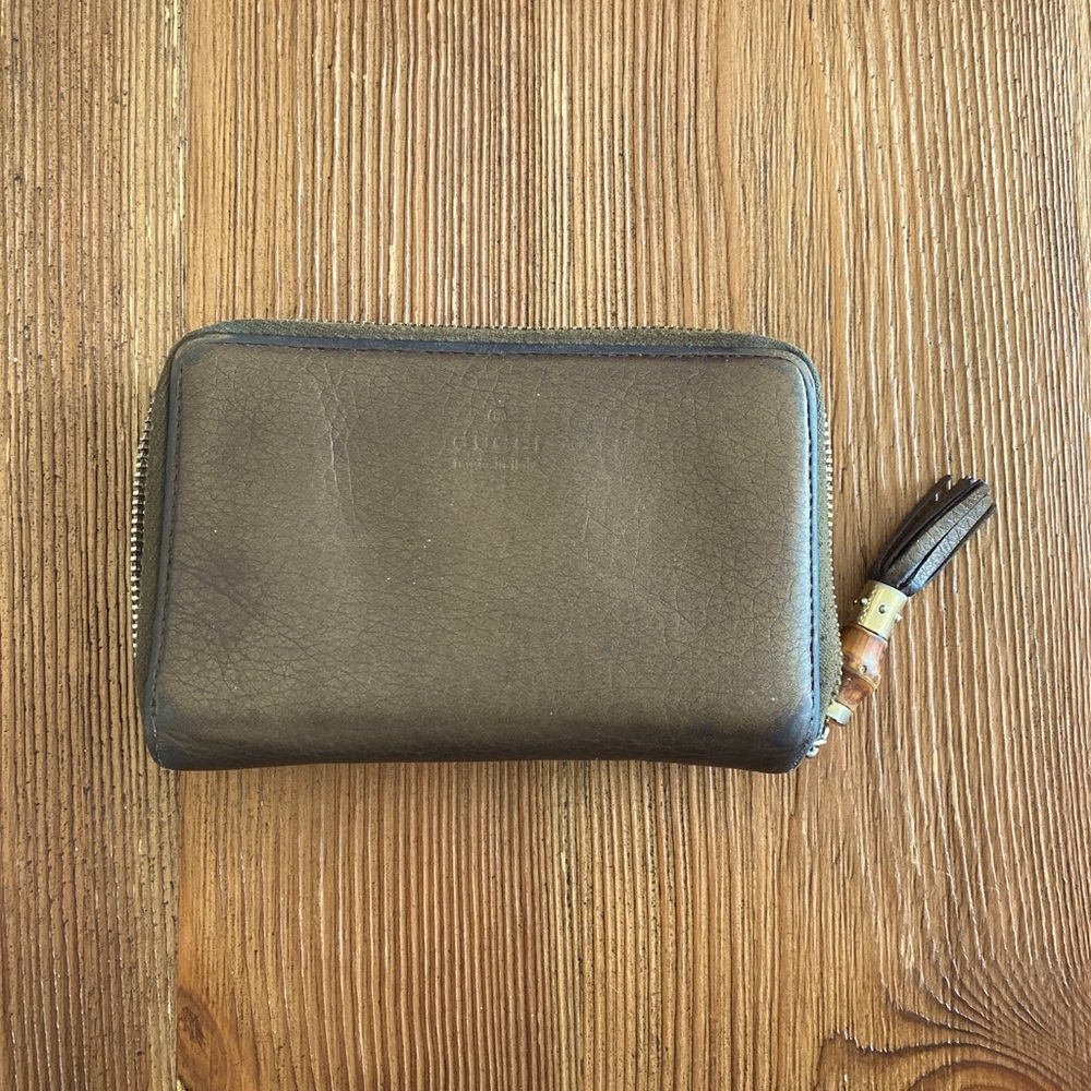 Gucci zip soho wallet